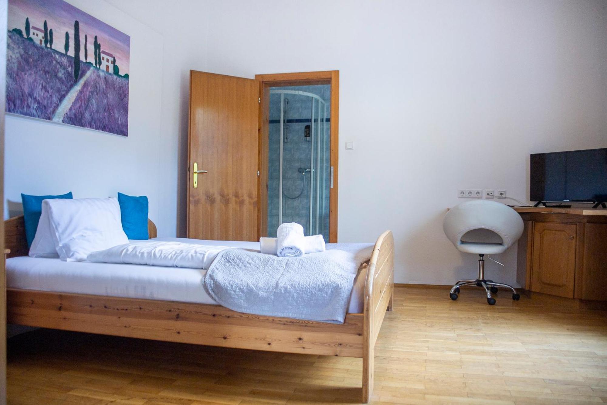 Trend Lokal-Rooms-Bar Frohnleiten Eksteriør billede