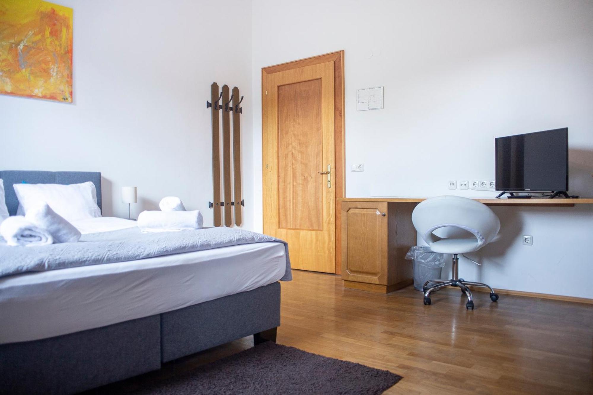 Trend Lokal-Rooms-Bar Frohnleiten Eksteriør billede
